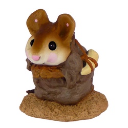 Shepherd mouse kneeling