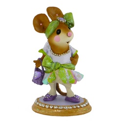 1920's high fashion lady mouse dressed for dancing