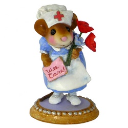 Nurse mouse with flowers and Wee Care card