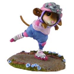 Girl mouse roller skater with helmet