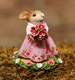 Mother mouse with flowers