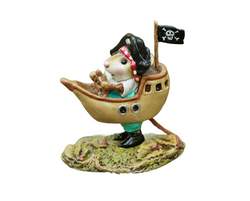 Halloween mouse as a walking pirate ship