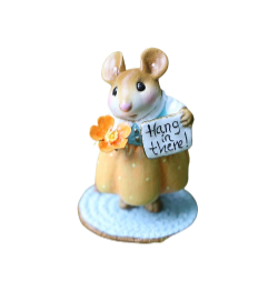 Mother mouse holding a flower and a sign.