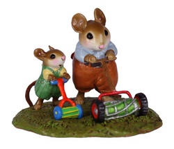 Father and son mouse, mowing the grass toghter