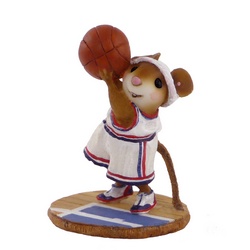 Mouse basket ball player takes a shot