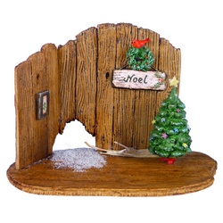 Wooden backdrop for Nibble mouse house with Christmas decor